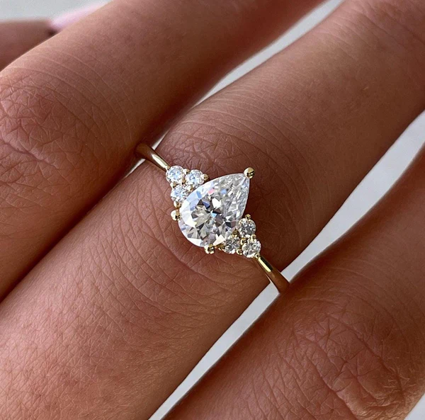 The Distinctive Beauty of Lab Grown Pear Shaped Diamond Rings
