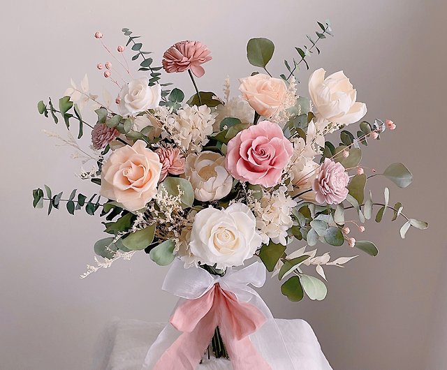Corsage Magnet Singapore – A Stylish and Practical Floral Accessory