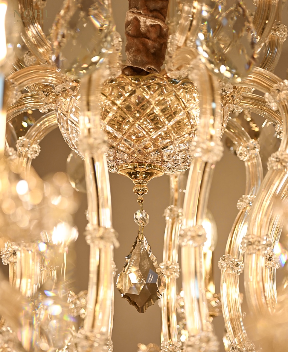 Chandelier Fitting Specialists London: Professional Installation for Luxury Lighting