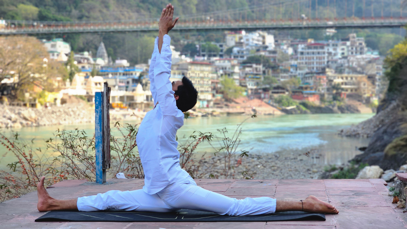 Yoga Retreat Rishikesh: A Complete Journey to Wellness, Spiritual Healing, and Inner Peace