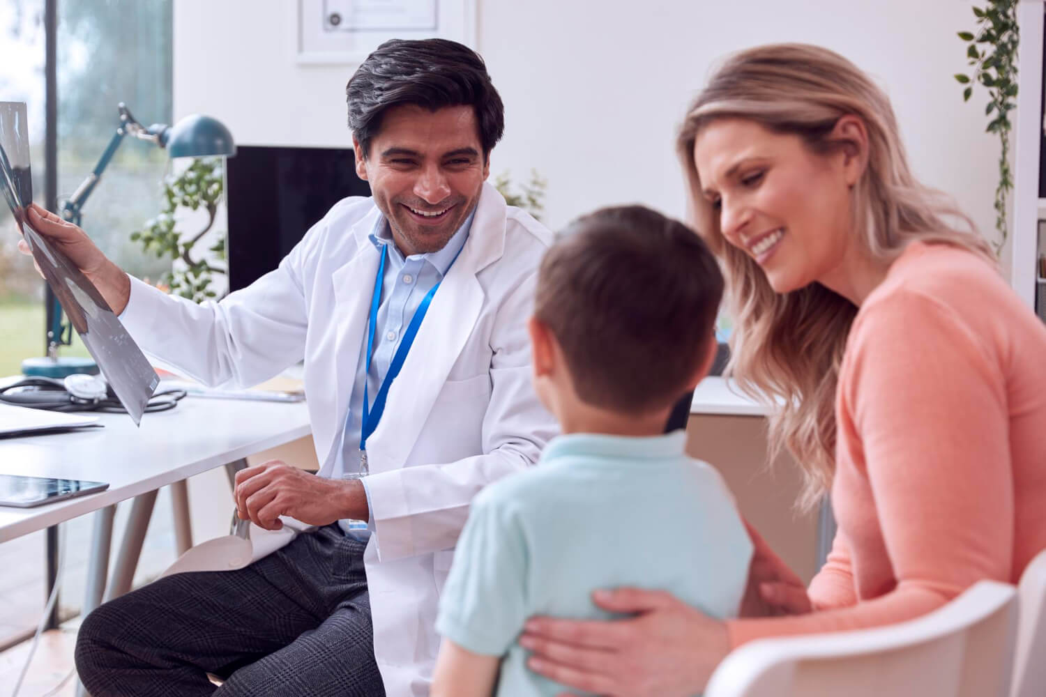 How to Evaluate Patient Reviews When Choosing a Family Doctor in Toronto