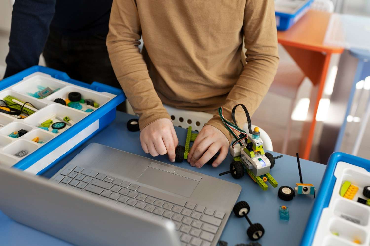 How Automation and Robotics Institutes Prepare Students for Smart Factories?