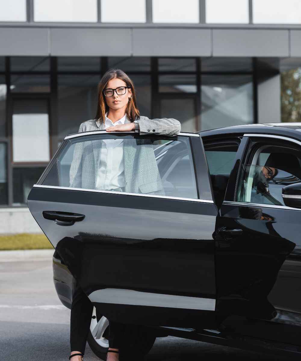 Reagan National Airport (DCA) Limo Service: Luxury Transportation for Stress-Free Airport Travel