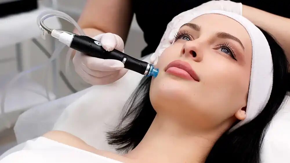 How Does HydraFacial Abu Dhabi Help Reduce Fine Lines?