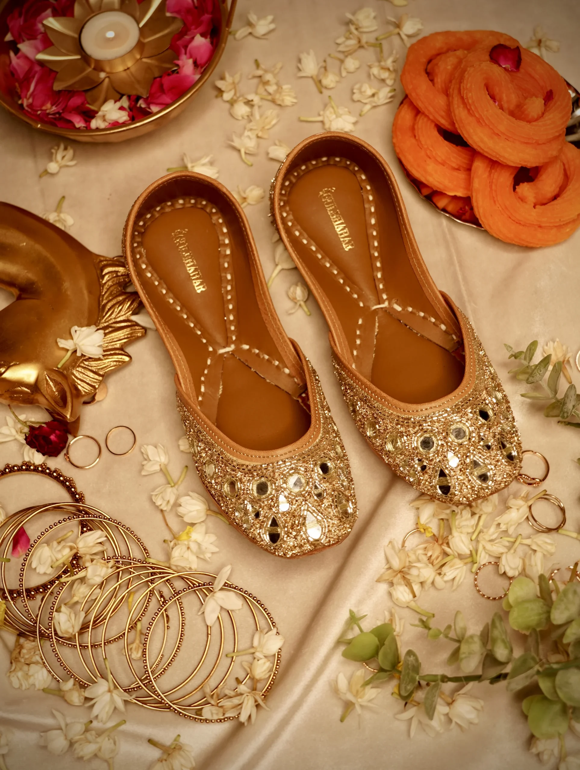 What Makes Bridal Punjabi Juttis the Perfect Wedding Footwear Choice?