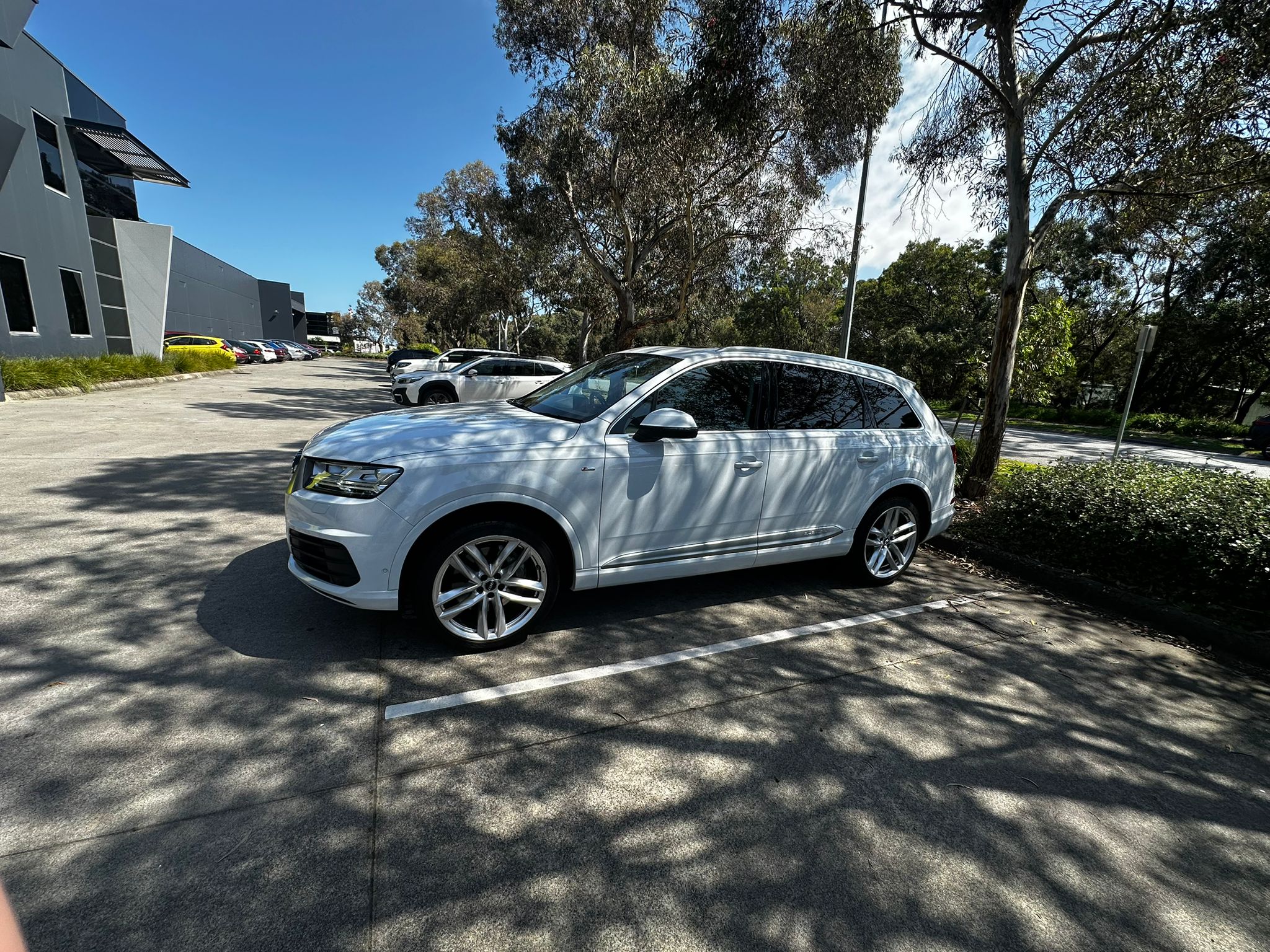 What to Look for Before Booking Chauffeur Hire in Melbourne