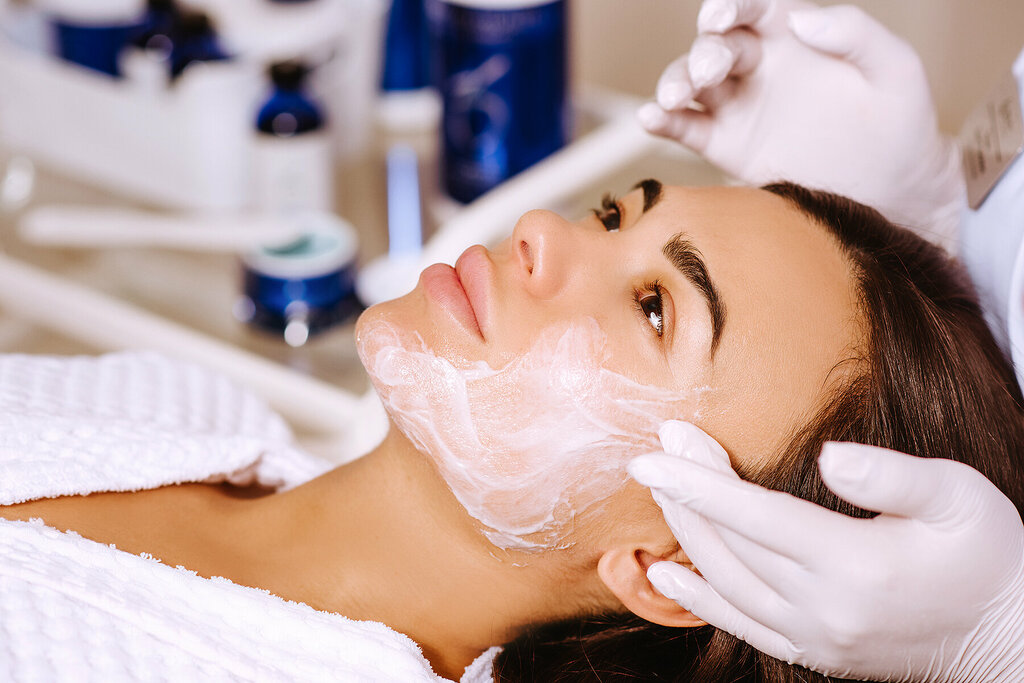 Who Can Benefit Most From a Deep Cleansing Facial Treatment?