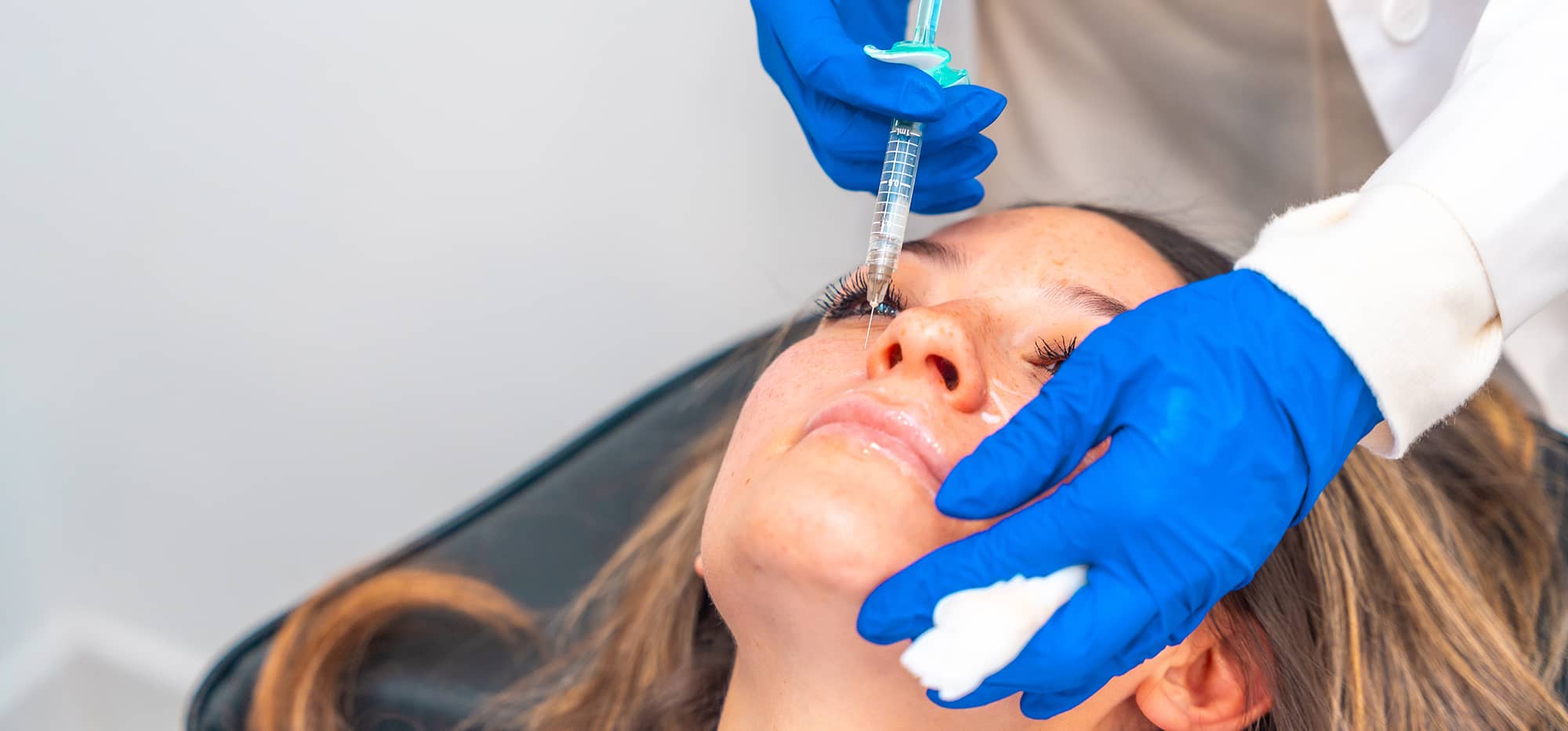 Why Do People Prefer Skin Booster Injections for Glow?