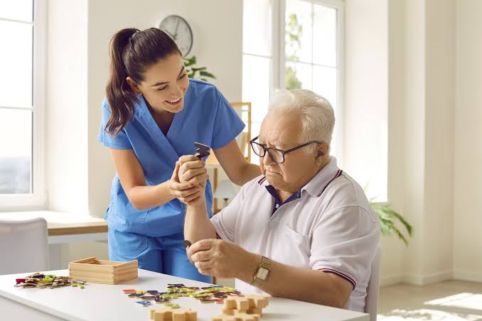 Dementia Care At Home: Managing Behavioral Changes with Patience