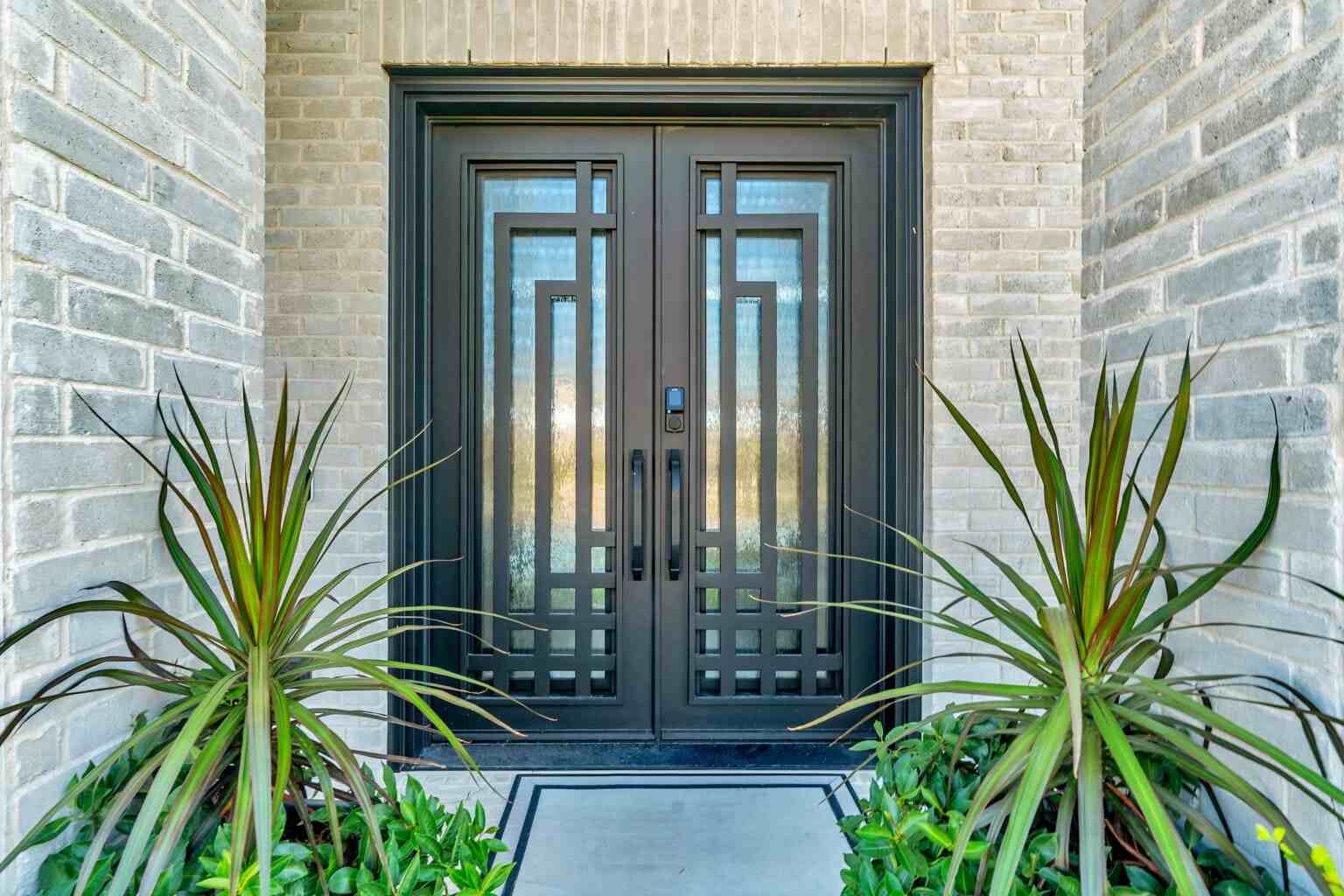 Why Thermally Broken Aluminum Is Changing Patio Door Design in Texas