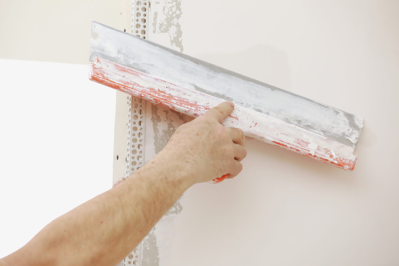 Plastering, Skimming, Plasterboard Walls: A Complete Guide to Creating Smooth and Durable Interior Surfaces