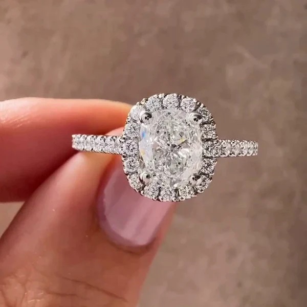 Elegant Engagement Ring Styles Featuring Elongated Cushion Cut Diamonds