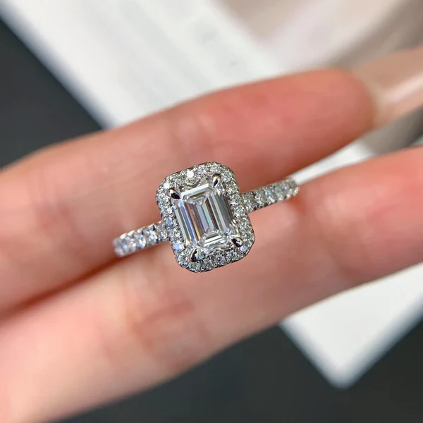 Pave Lab Diamond Rings Explained Style, Sparkle, and Sustainability