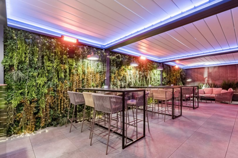 Jardines Vertical Artificial: Una Solución Elegante para Crear Espacios Verdes Sin Complicaciones