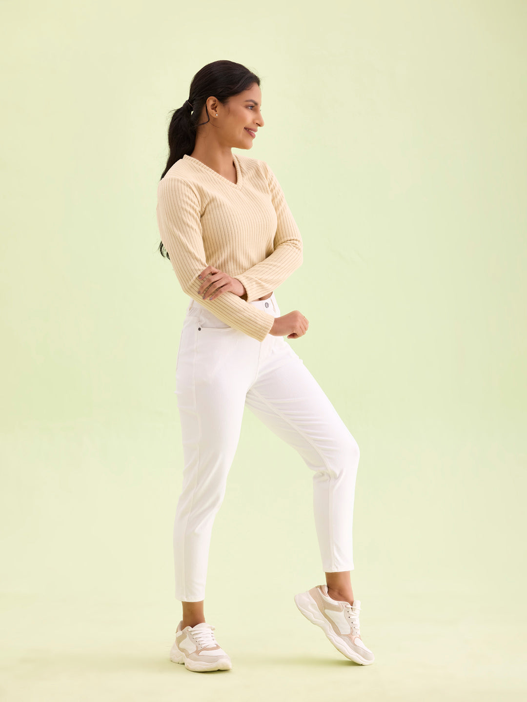 Fabric Guide: Choosing the Right White Pants for Women